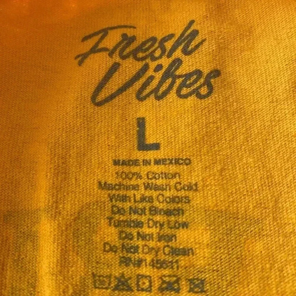 💥Fresh Vibes Good Friends Bad Habits Yellow Tee L - Picture 5 of 7